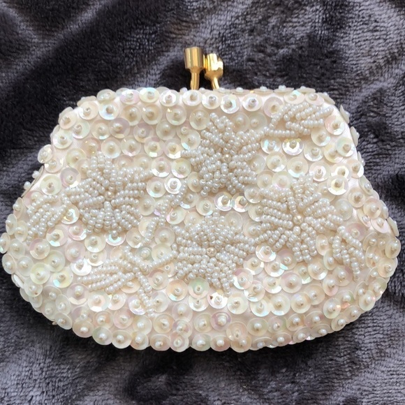 Vintage Handmade Delill Sequined and Beaded Coin Purse - Picture 4 of 8